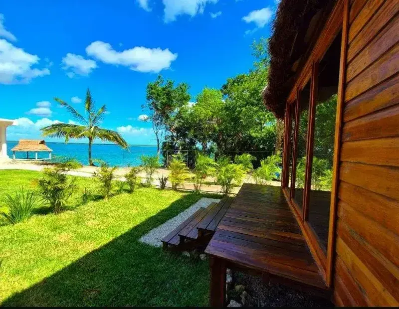 Foto 1 de GlampCalar lagoon front bungalows