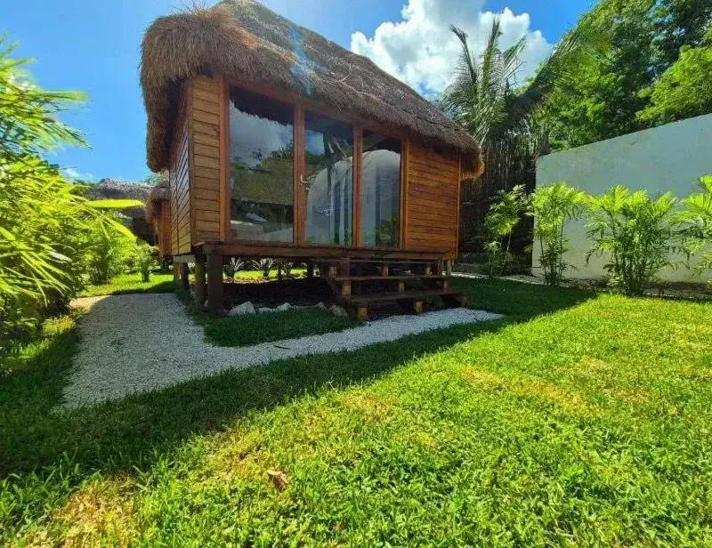 Foto 4 de GlampCalar lagoon front bungalows