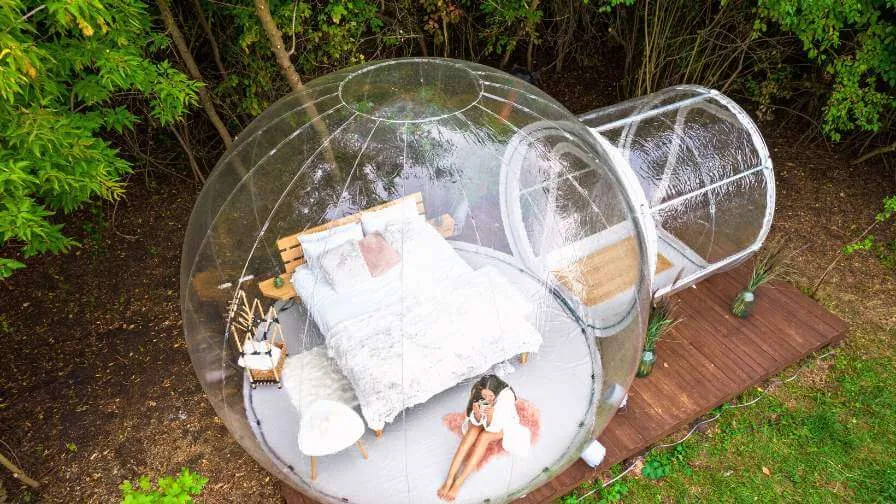 glamping de lujo en globo transparente