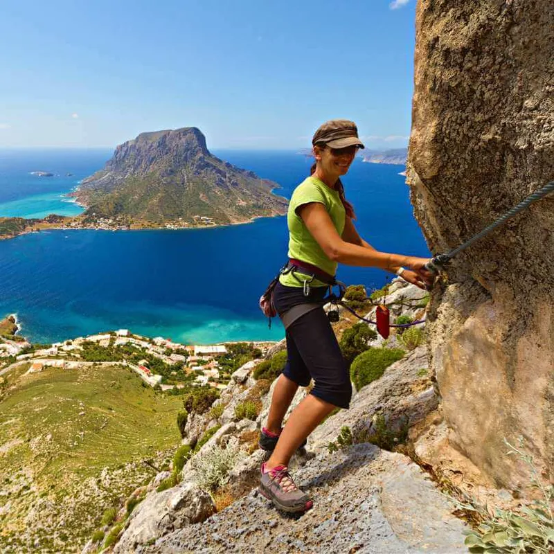 sendero de clase 4 con scrambling de escalada